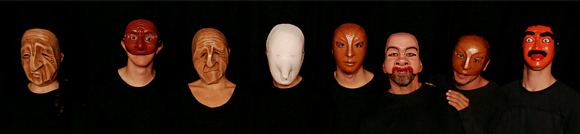 Alumnos con máscaras en el Estudio de formación actoral de Marcelo Savignone